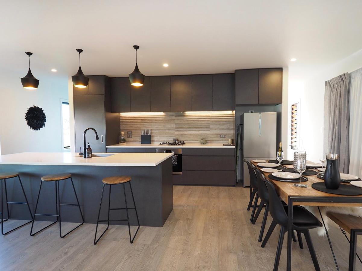 Pinot Longbox - Martinborough Holiday Home Екстериор снимка